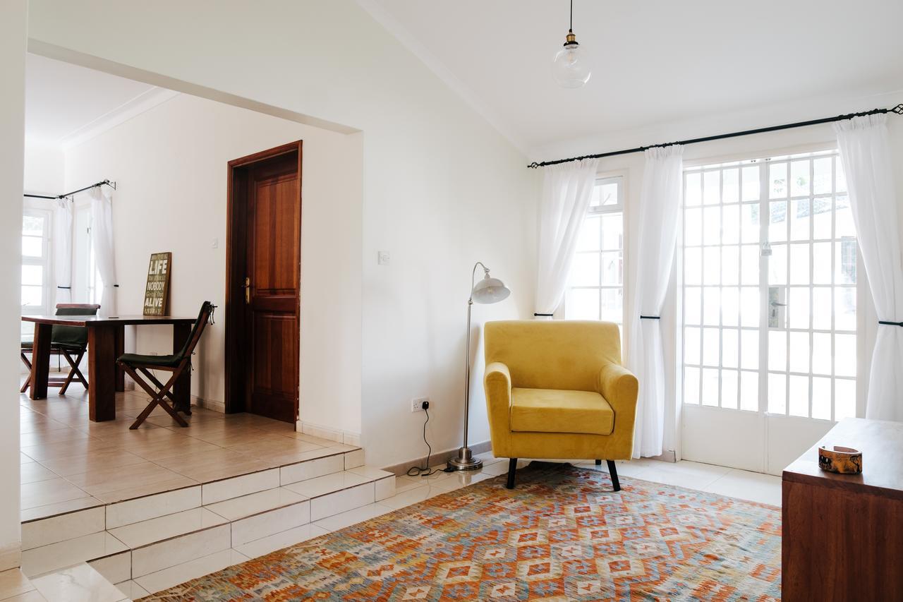 The Guinea Fowl Bed & Breakfast Entebbe Exterior photo
